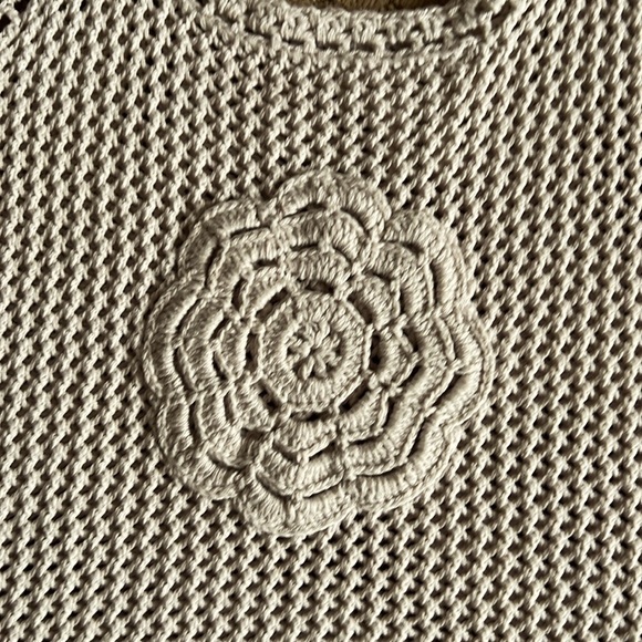 NWOT Jessica Simpson Crochet Flower Tank - Picture 3 of 9